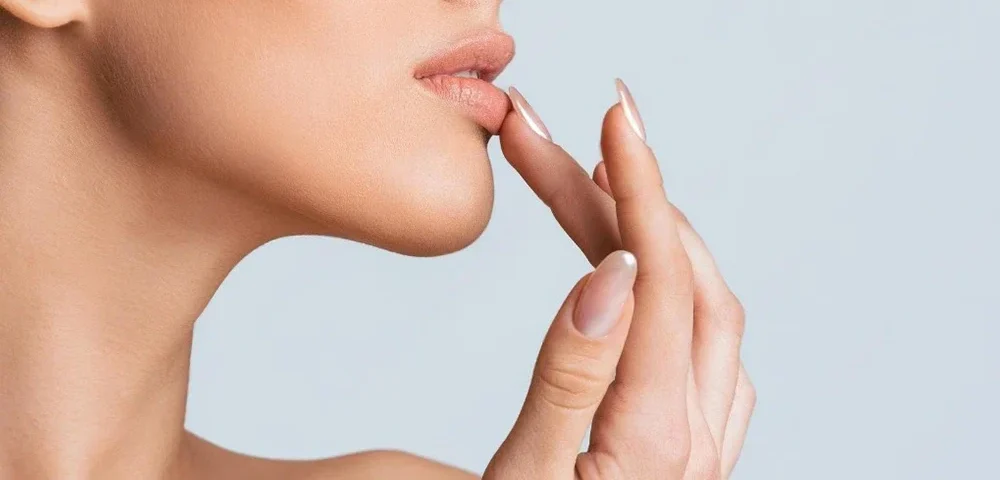 Dudak Dolgusu Hakkında Merak Edilen Her Şey: Sıkça Sorulan Sorular ve Cevapları 12 Dudak Dolgusu Hakkında Merak Edilen Her Şey: Sıkça Sorulan Sorular ve Cevapları