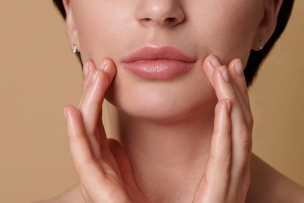 Dudak Dolgusu Hakkında Merak Edilen Her Şey: Sıkça Sorulan Sorular ve Cevapları