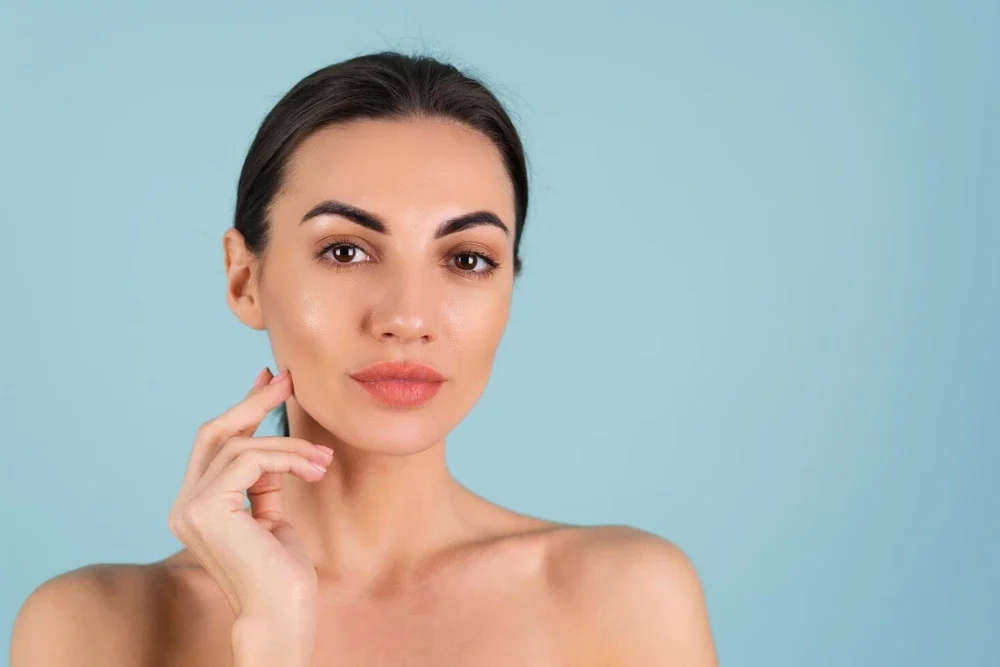 Nazolabial Dolgu: Burun Kenarı Çizgilerinden Kurtulun