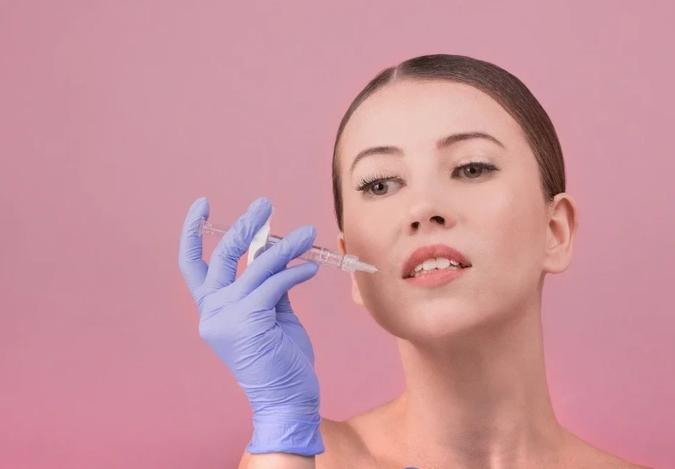 Dermal Dolgu ile Zamanı Geri Alın: Anti-Aging Etkileri ve Gençleşme Sanatı