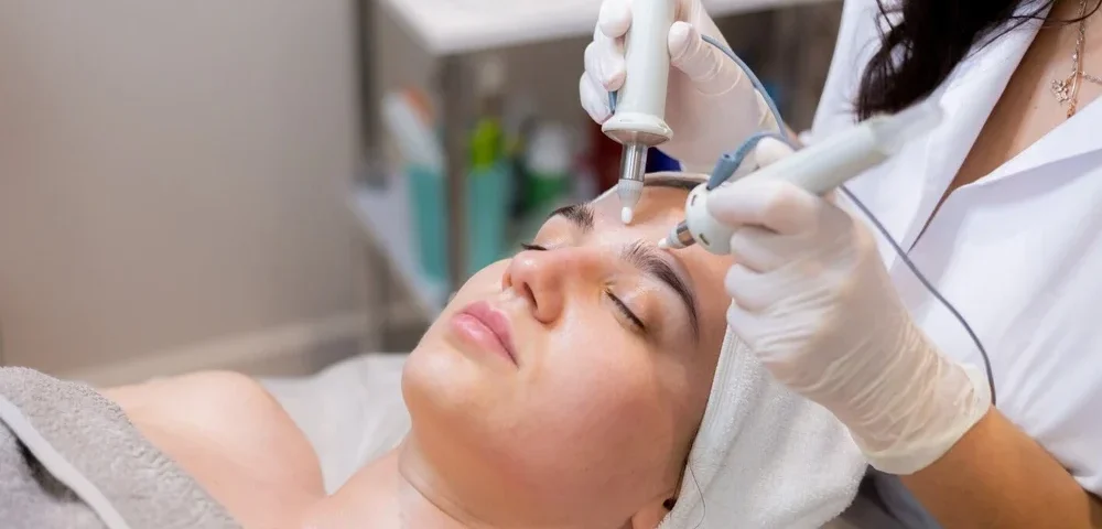 Hydrafacial Kaç Seans Uygulanmalı? 11 Hydrafacial Kaç Seans Yapılmalı?
