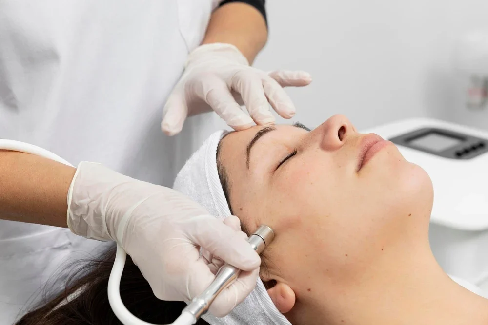 Hydrafacial ile Akne ve Sivilce Tedavisi | Kadıköy Dr. Ülger