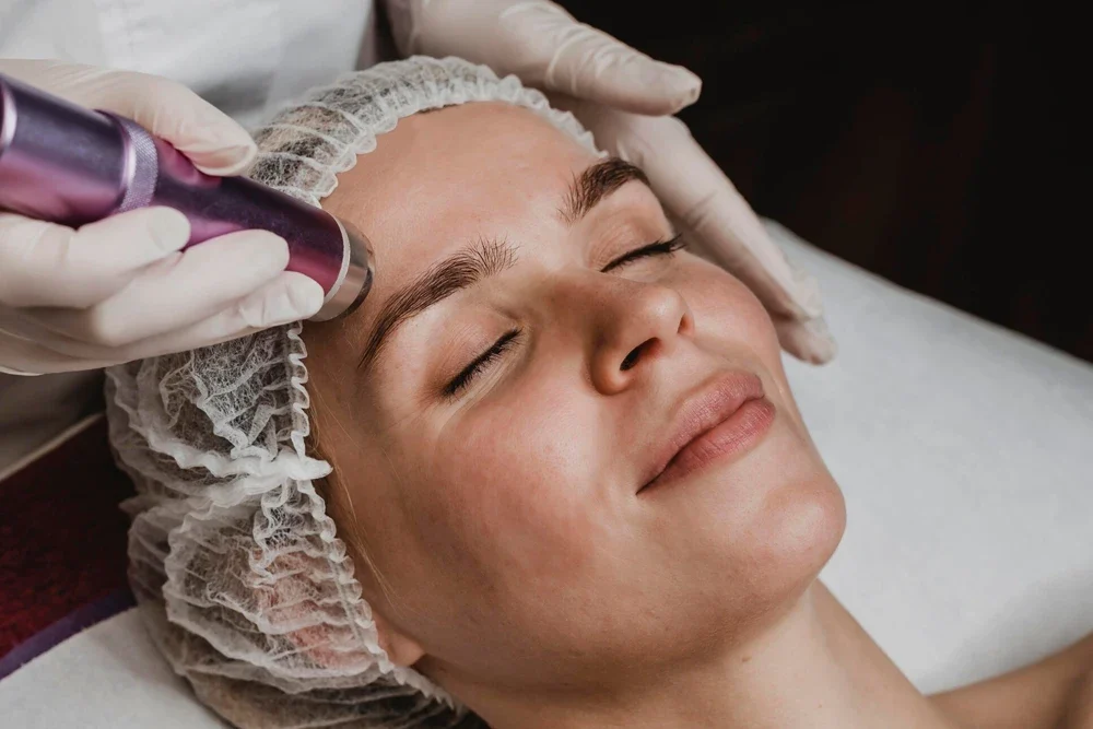 Hydrafacial ile Akne ve Sivilce Tedavisi | Kadıköy Dr. Ülger