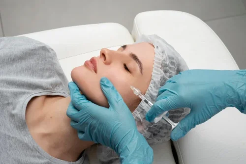 Yüz Mezoterapisi (Mezolifting) ile Cildinizi Gençleştirin1