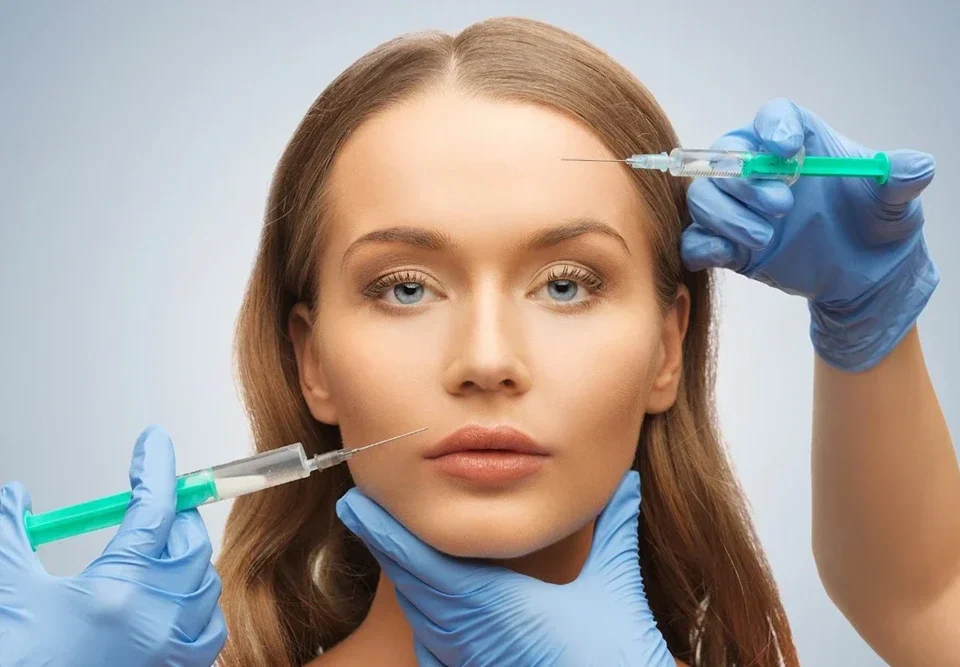 Dolgu ve Botoks: Kırışıklıklarınız İçin Hangisi Daha Uygun?