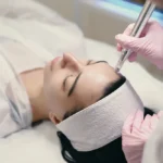 Hydrafacial ve Klasik Cilt Bakımı Arasındaki Temel Farklar: Neden Hydrafacial Öne Çıkıyor? 7 Hydrafacial ve Klasik Cilt Bakımı Arasındaki Temel Farklar: Neden Hydrafacial Öne Çıkıyor?