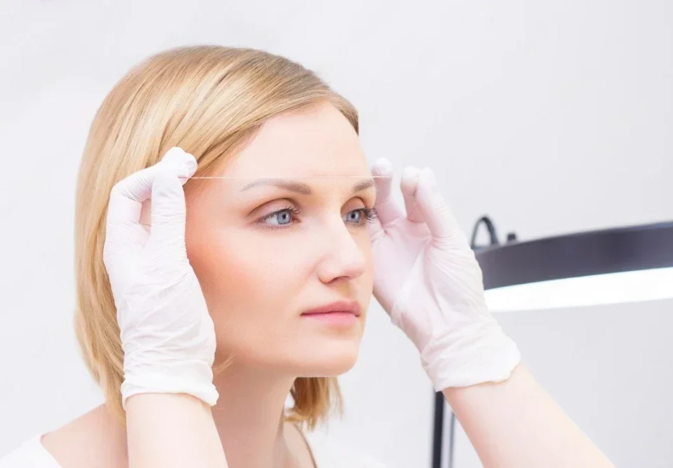 Kaş Arası Botoksu: Çatık Kaş İfadesinden Kurtulun, Daha Yumuşak Bir Görünüm Kazanın