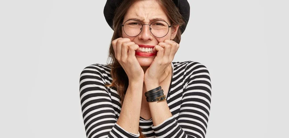 Diş Sıkma (Bruksizm) Tedavisinde Botoksun Rolü: Çene Ağrılarına Modern Çözüm 11 Diş Sıkma (Bruksizm) Tedavisinde Botoksun Rolü: Çene Ağrılarına Modern Çözüm