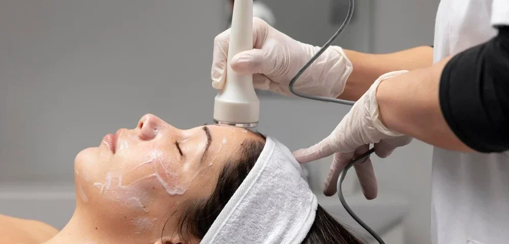 Hydrafacial ile Cilt Tonu Eşitsizliği Giderilir mi? 10 Hydrafacial ile Cilt Tonu Eşitsizliği Giderilir mi?