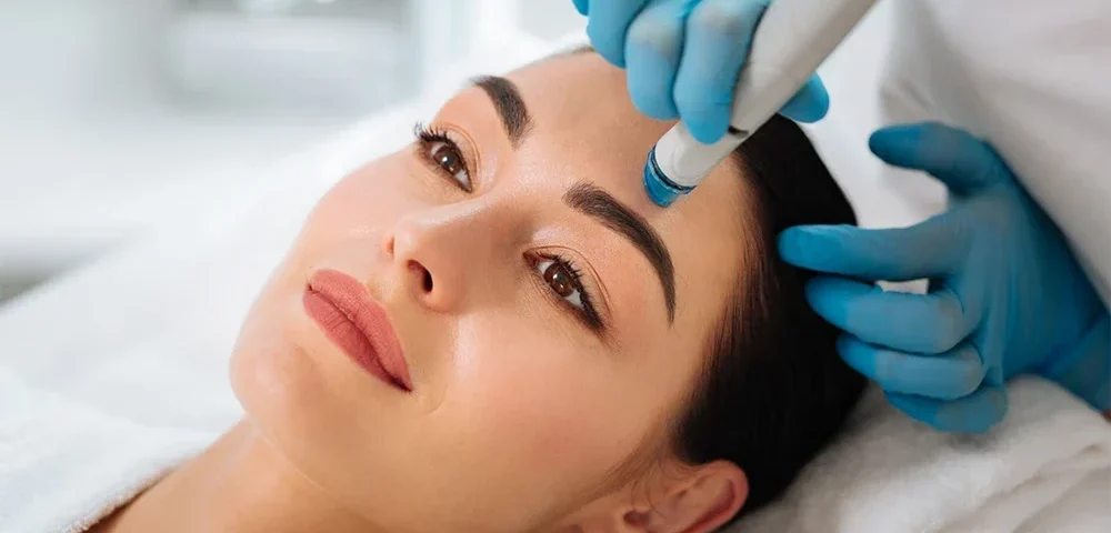 Hydrafacial ile Cilt Gençleştirme ve Kırışıklık Tedavisi 10 Hydrafacial ile Cilt Gençleştirme ve Kırışıklık Tedavisi