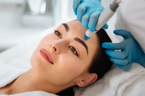 Hydrafacial ile Cilt Gençleştirme ve Kırışıklık Tedavisi