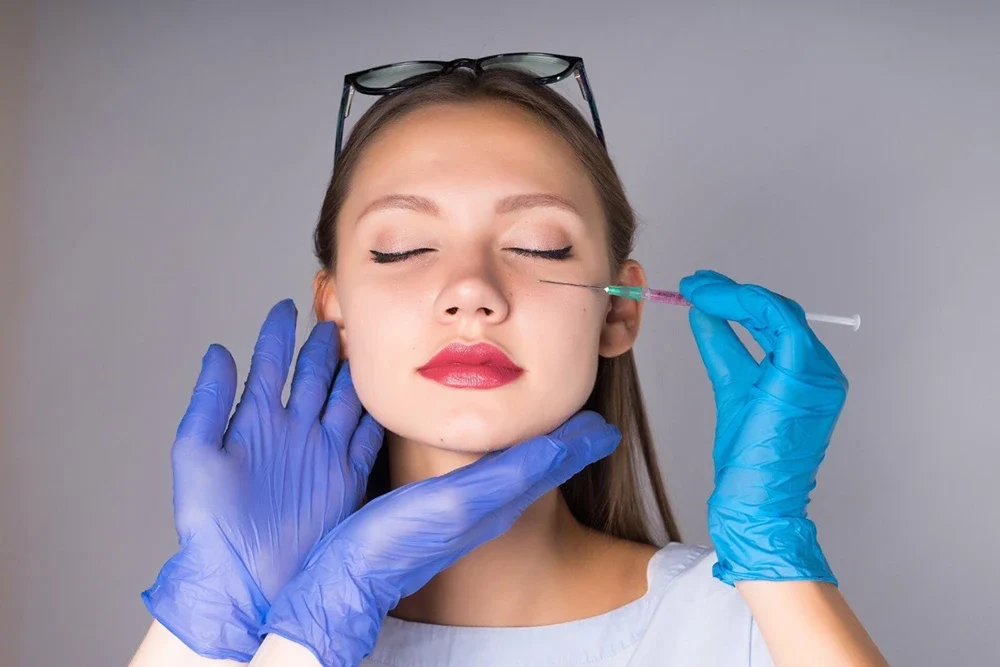 Dermal Dolguların Yan Etkileri Nelerdir? Riskler ve Güvenlik