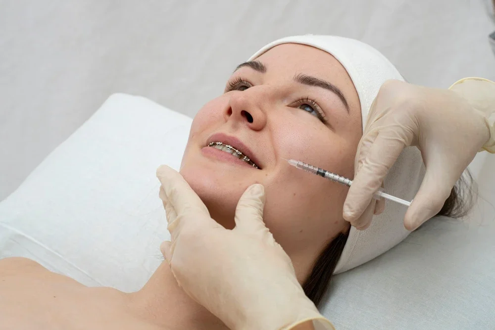 Diş Sıkma (Bruksizm) Tedavisinde Botoksun Rolü: Çene Ağrılarına Modern Çözüm