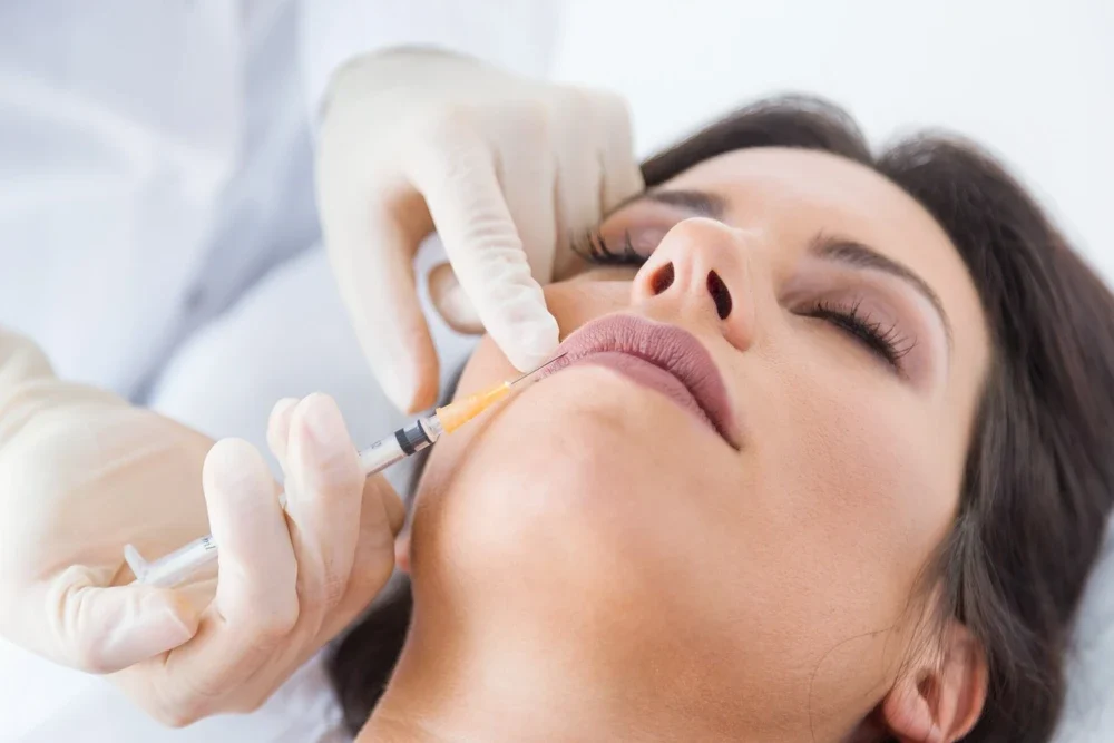 Dermal Dolgu Fiyatları 2025: Maliyeti Etkileyen Faktörler Nelerdir?