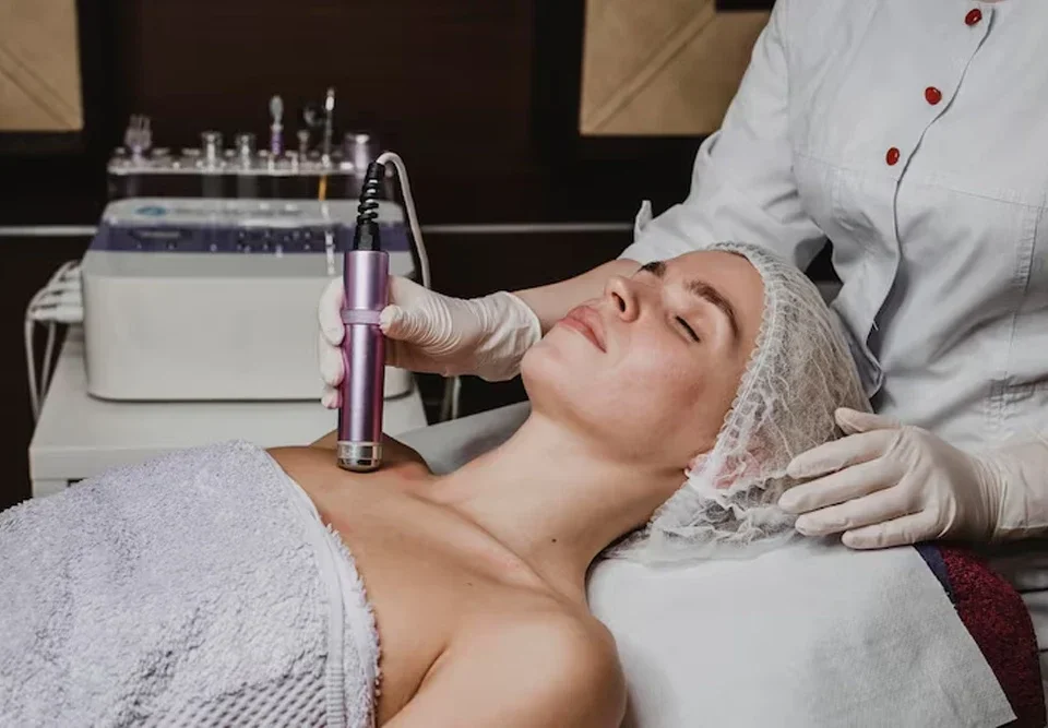 Cynosure Elite+ Nedir? Lazer Epilasyonda Çift Dalga Boyu Devrimi 2 What is Cynosure Elite+? Dual Wavelength Revolution in Laser Hair Removal