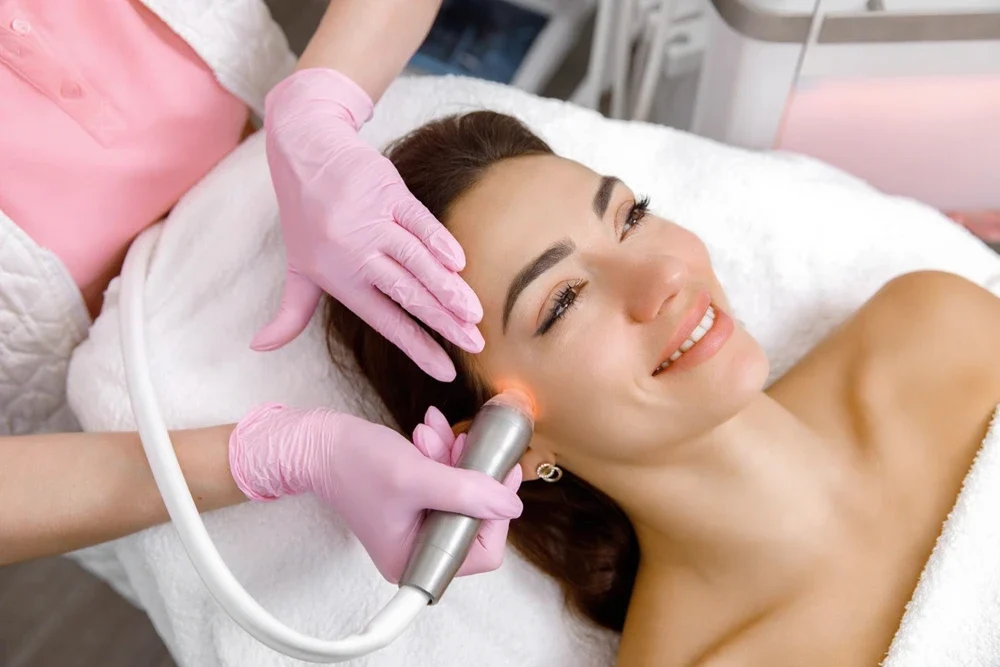 Scarlet X (Altın İğne)