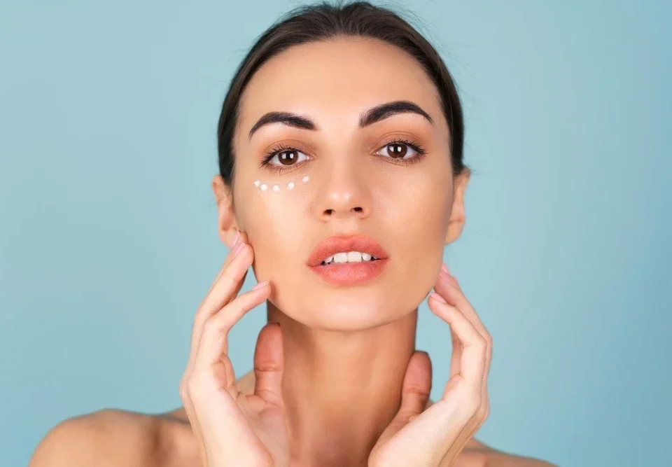 Botoks ve Cilt Bakımı: Birlikte Nasıl Uygulanır? Gençlik Etkisini İkiye Katlayın 2 Botox and Skin Care: How to Apply Together? Double the Youth Effect