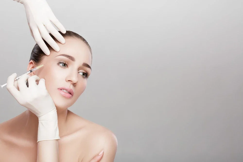 Medikal Estetik ile Cilt Tonu Eşitsizliği Tedavisi: Fondötensiz, Tek Renk Bir Cilt