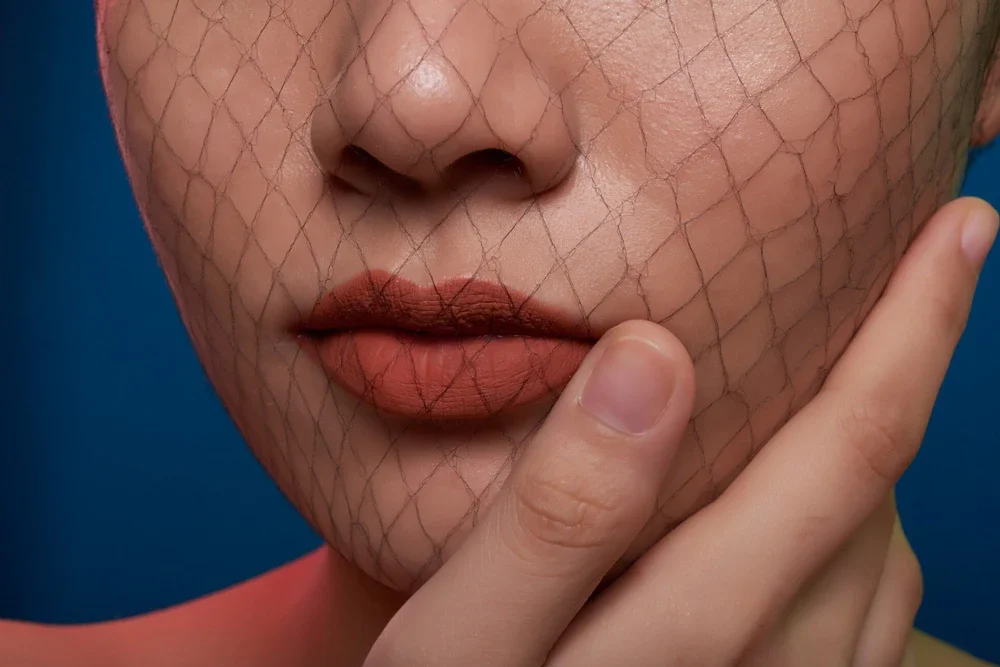 Medikal Estetik ile Ciltteki Gözenekleri Sıkılaştırma: Porselen Gibi Pürüzsüz Bir Cilt