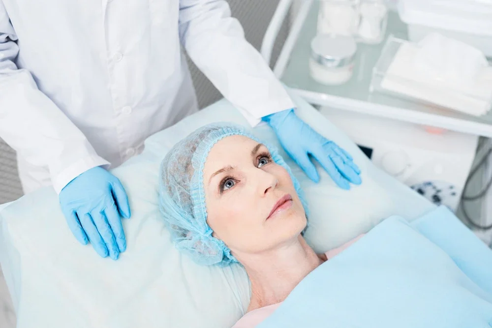 Medikal Estetik ile Cilt Tonu Eşitsizliği Tedavisi: Fondötensiz, Tek Renk Bir Cilt