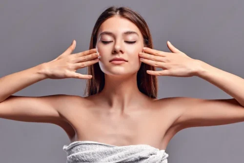 Botoks Yaptırdıktan Sonra Yüz Yogası Yapılır mı? Bilimsel Gerçekler ve Riskler