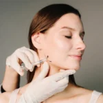 Dolgu Uygulamasının Aşamaları Nelerdir? Adım Adım Gençleşme Yolculuğu 9 Dolgu Uygulamasının Aşamaları Nelerdir? Adım Adım Gençleşme Yolculuğu