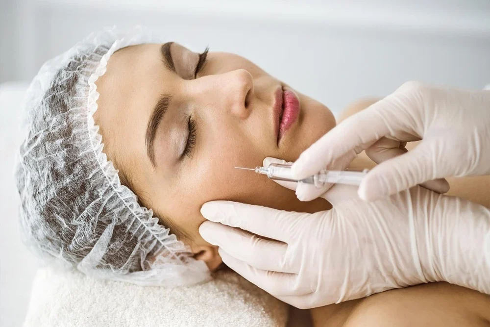 Botoks Yaptırdıktan Sonra Yüzde Şişlik ve Morluk Olur mu br Yan Etkileri Yönetme Rehberi2