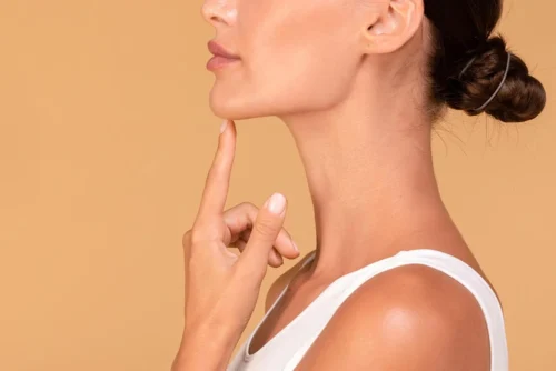 Boyun Botoksu (Nefertiti Lift) ile Genç Bir Boyun: Zarif ve Pürüzsüz Hatlar