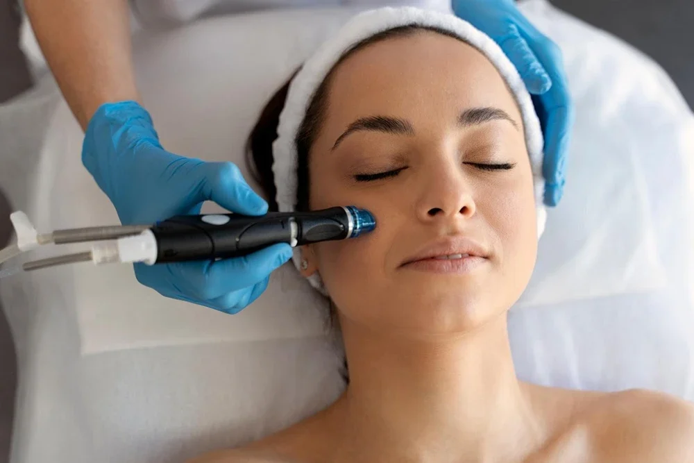 Hydrafacial Yaptırmadan Önce Bilmeniz Gerekenler: Kusursuz Bir Deneyim İçin Hazırlık Rehberi