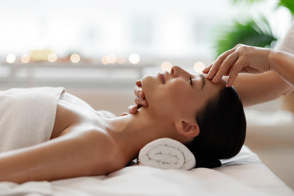 Differences between Medical Aesthetics and Professional Skin Care: Which is the Right Choice for Your Skin?