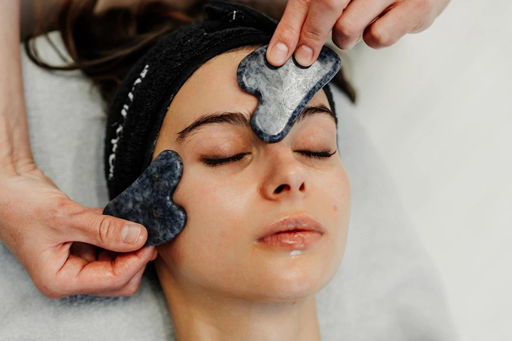 How Long After Filling Can I Massage My Face? Critical Timeline
