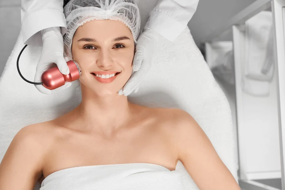 Hydrafacial'ın Farklı Cilt Tiplerine Göre Uygulanışı: Her Cilt İçin Özel Bir Protokol