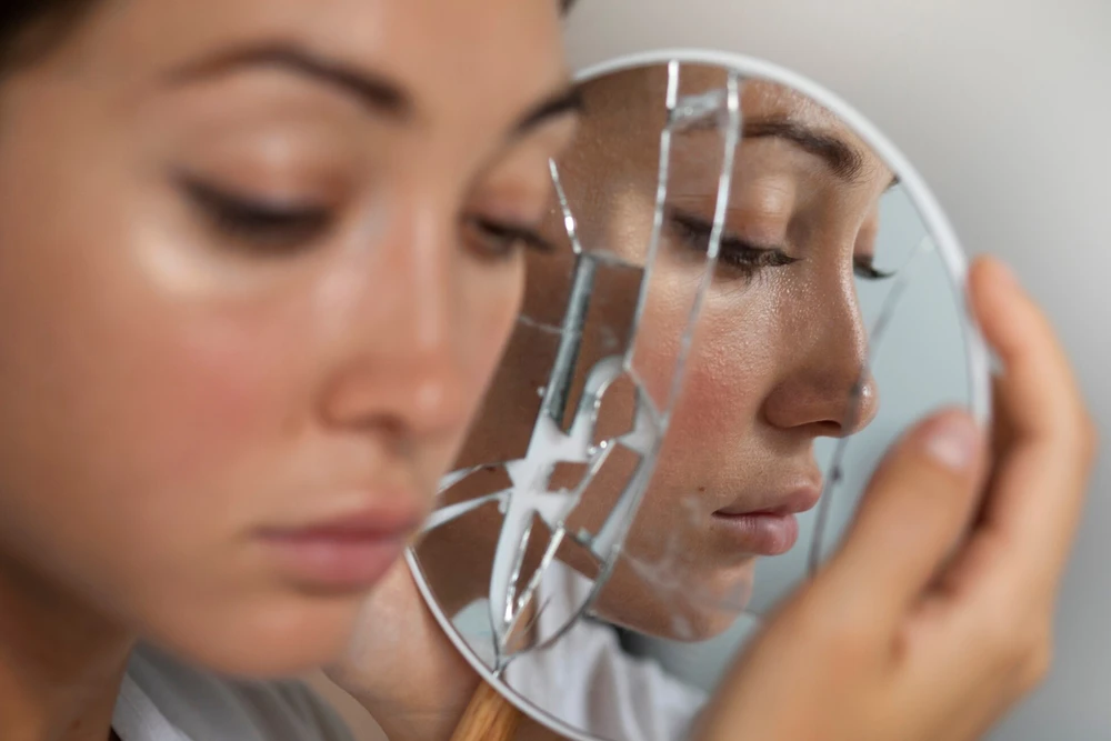 Maintaining Skin Moisture Balance with Medical Aesthetics: "Oasis" Effect on Desertified Skin