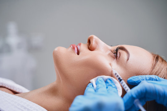 Benefits of Mesotherapy: 7 Evidence-Based Effects on the Skin (2026) 15 Benefits of Mesotherapy: 7 Proven Effects on the Skin (2026)